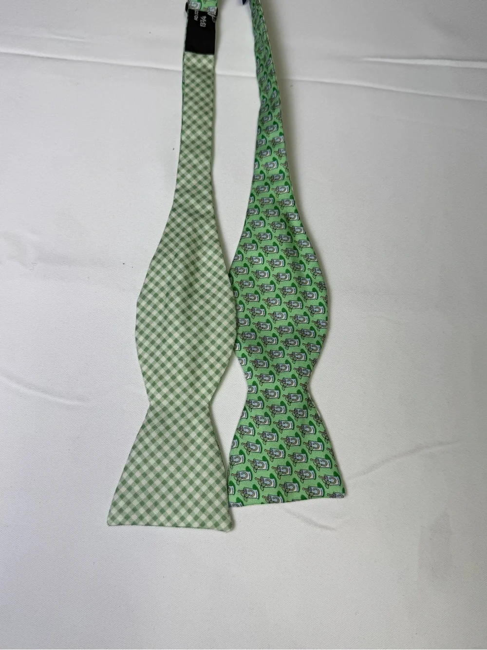 Vineyard Vines Kentucky Derby Style Light Green Patterned Silk Bow Tie
